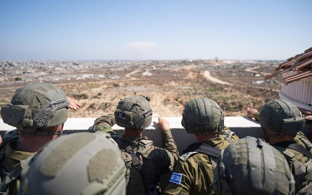 הרמטכ"ל, רב אלוף אייל זמיר, נפגש עם כוחות ברצועת עזה, 25 באוגוסט  2026 (צילום: דובר צה"ל)