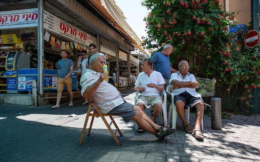 פרלמנט שכונתי באזור שוק הכרמל, אילוסטרציה (צילום: iStock / EdwardShtern) פרלמנט שכונתי באזור שוק הכרמל, אילוסטרציה (צילום: iStock / EdwardShtern)
