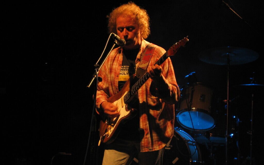 שלמה מזרחי בהופעה, 2004 (צילום: Donvik73, ויקימדיה) שלמה מזרחי בהופעה, 2004 (צילום: Donvik73, ויקימדיה)