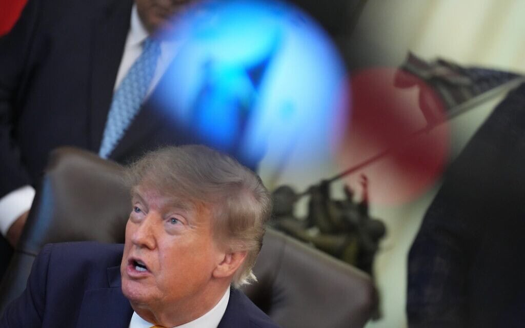 נשיא ארצות הברית דונלד טראמפ בחדר הסגלגל בבית הלבן, 4 בספטמבר 2026 (צילום: AP Photo/Jacquelyn Martin)