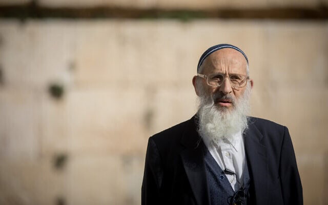 הרב שלמה אבינר, ראש ישיבת עטרת כוהנים, מעביר שיעור תורה מיוחד ברחבת התפילה השוויונית בכותל המערבי בעיר העתיקה בירושלים, 3 בינואר 2018 (צילום: יונתן זינדל/פלאש90) הרב שלמה אבינר, ראש ישיבת עטרת כוהנים, מעביר שיעור תורה מיוחד ברחבת התפילה השוויונית בכותל המערבי בעיר העתיקה בירושלים, 3 בינואר 2018 (צילום: יונתן זינדל/פלאש90)