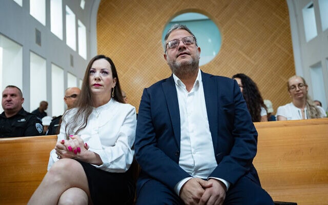 השר לביטחון לאומי איתמר בן גביר וח"כ טלי גוטליב מגיעים לדיון בבית המשפט העליון בירושלים בעתירת האגודה לזכויות האזרח בנוגע לתנאי הכליאה של מחבלים פלסטינים בבתי הכלא בישראל. 17 ביולי 2025
