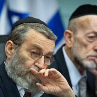 חברי הכנסת אורי מקלב (מימין) ומשה גפני בישיבה של ועדת הכספים בכנסת, 14 באוגוסט 2025 (צילום: יונתן זינדל/פלאש90) חברי הכנסת אורי מקלב (מימין) ומשה גפני בישיבה של ועדת הכספים בכנסת, 14 באוגוסט 2025 (צילום: יונתן זינדל/פלאש90)
