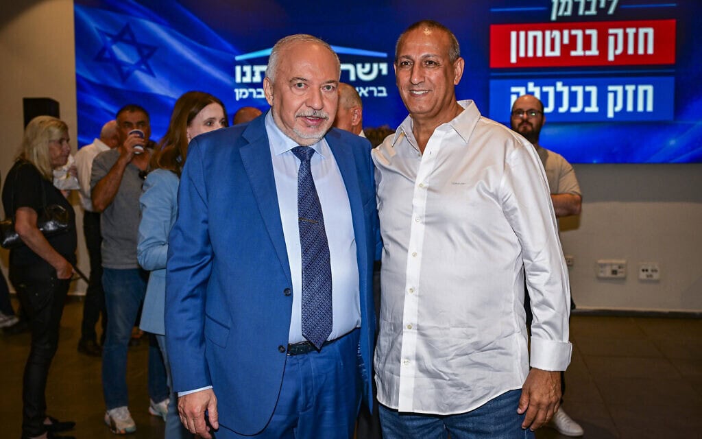 ח"כ אביגדור ליברמן, יו"ר מפלגת ישראל ביתנו, מגיע לאירוע של המפלגה לקראת הבחירות הכלליות הקרובות בתל אביב. 6 בספטמבר 2026 (צילום: אבשלום ששוני/פלאש90) ח"כ אביגדור ליברמן, יו"ר מפלגת ישראל ביתנו, מגיע לאירוע של המפלגה לקראת הבחירות הכלליות הקרובות בתל אביב. 6 בספטמבר 2026 (צילום: אבשלום ששוני/פלאש90)