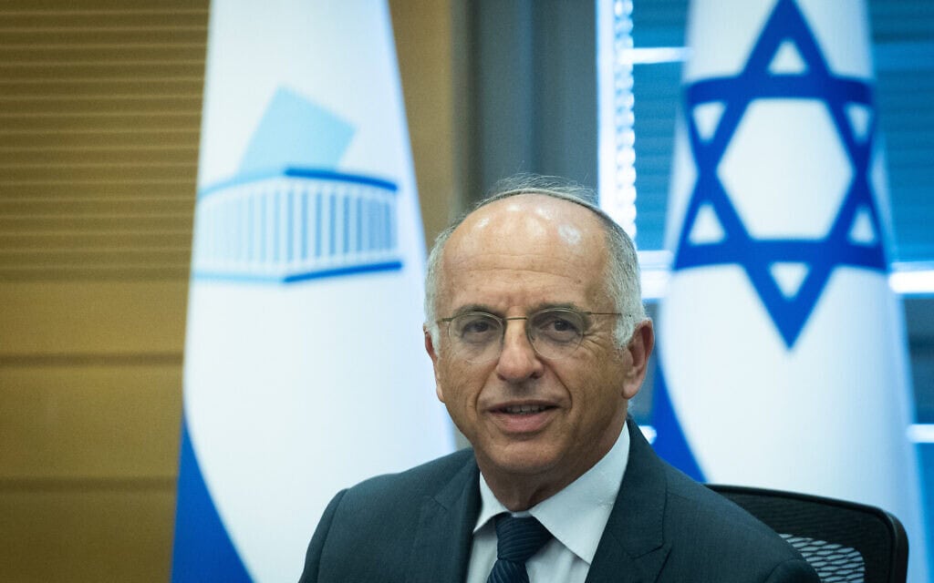 יו"ר ועדת הבחירות המרכזית, שופט בית המשפט העליון נועם סולברג, במהלך הגשת רשימות המועמדים לקראת הבחירות, במשכן הכנסת בירושלים. 7 בספטמבר 2026 (צילום: יונתן זינדל/פלאש90) יו"ר ועדת הבחירות המרכזית, שופט בית המשפט העליון נועם סולברג, במהלך הגשת רשימות המועמדים לקראת הבחירות, במשכן הכנסת בירושלים. 7 בספטמבר 2026 (צילום: יונתן זינדל/פלאש90)