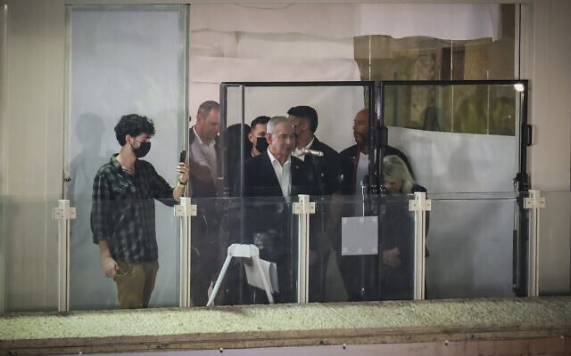 ראש הממשלה בנימין נתניהו ואשתו שרה נתניהו במתחם הכותל המערבי בעיר העתיקה בירושלים, 19 בספטמבר 2026 (צילום: חיים גולדברג/פלאש90) ראש הממשלה בנימין נתניהו ואשתו שרה נתניהו במתחם הכותל המערבי בעיר העתיקה בירושלים, 19 בספטמבר 2026 (צילום: חיים גולדברג/פלאש90)