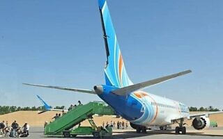 מטוס בואינג 737 MAX של "פליי דובאי", שנחת נחיתת חירום בנמל התעופה בתבוכ שבערב הסעודית, 30 בספטמבר 2026 (צילום: מהרשתות החברתיות; שימוש לפי סעיף 27א לחוק זכויות יוצרים) מטוס בואינג 737 MAX של "פליי דובאי", שנחת נחיתת חירום בנמל התעופה בתבוכ שבערב הסעודית, 30 בספטמבר 2026 (צילום: מהרשתות החברתיות; שימוש לפי סעיף 27א לחוק זכויות יוצרים)