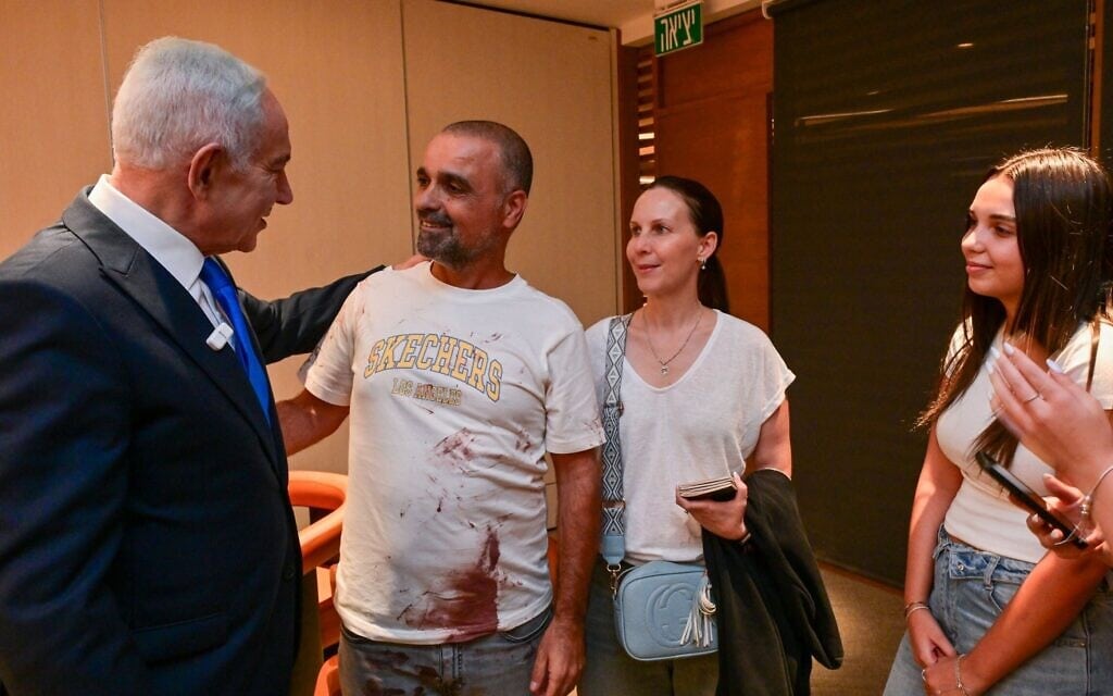 נוסע שהשתלט על הטייס בטיסת פליי דובאי, 30 בספטמבר 2026 (צילום: קובי גדעון, לע״מ) נוסע שהשתלט על הטייס בטיסת פליי דובאי, 30 בספטמבר 2026 (צילום: קובי גדעון, לע״מ)