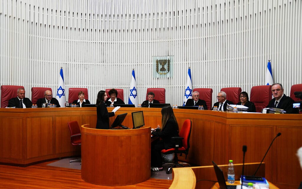 דיון בבית המשפט העליון בירושלים בנוגע לכשירותם להתמודד בבחירות של יו"ר מפלגת בל"ד סאמי אבו שחאדה ושתי מפלגות ערביות מרכזיות. 1 באוקטובר 2026 (צילום: AP Photo/Mahmoud Illean) דיון בבית המשפט העליון בירושלים בנוגע לכשירותם להתמודד בבחירות של יו"ר מפלגת בל"ד סאמי אבו שחאדה ושתי מפלגות ערביות מרכזיות. 1 באוקטובר 2026 (צילום: AP Photo/Mahmoud Illean)