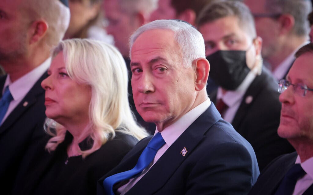 בנימין נתניהו בטקס הזיכרון הממלכתי לאזרחים שנרצחו במהלך טבח 7 באוקטובר, בבית הקברות הצבאי הר הרצל בירושלים, 5 באוקטובר 2026 (צילום: מארק ישראל סלם/פול) בנימין נתניהו בטקס הזיכרון הממלכתי לאזרחים שנרצחו במהלך טבח 7 באוקטובר, בבית הקברות הצבאי הר הרצל בירושלים, 5 באוקטובר 2026 (צילום: מארק ישראל סלם/פול)