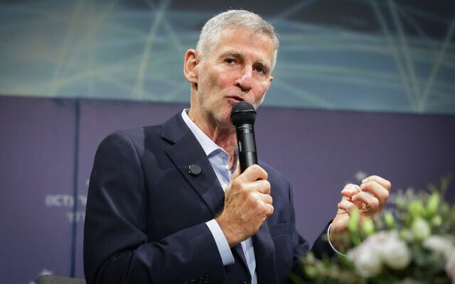 יו"ר מפלגת הדמוקרטים יאיר גולן משתתף בכנס הבינלאומי למאבק בטרור ע"ש שבתי שביט באוניברסיטת רייכמן בהרצליה. 6 באוקטובר 2026 (צילום: טל גל/פלאש90) יו"ר מפלגת הדמוקרטים יאיר גולן משתתף בכנס הבינלאומי למאבק בטרור ע"ש שבתי שביט באוניברסיטת רייכמן בהרצליה. 6 באוקטובר 2026 (צילום: טל גל/פלאש90)