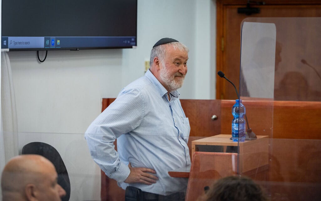 היועץ המשפטי לממשלה לשעבר אביחי מנדלבליט מגיע להעיד במשפט השחיתות של ראש הממשלה בנימין נתניהו בבית המשפט המחוזי בירושלים. 11 באוקטובר 2026 (צילום: חיים גולדברג/פלאש90) היועץ המשפטי לממשלה לשעבר אביחי מנדלבליט מגיע להעיד במשפט השחיתות של ראש הממשלה בנימין נתניהו בבית המשפט המחוזי בירושלים. 11 באוקטובר 2026 (צילום: חיים גולדברג/פלאש90)