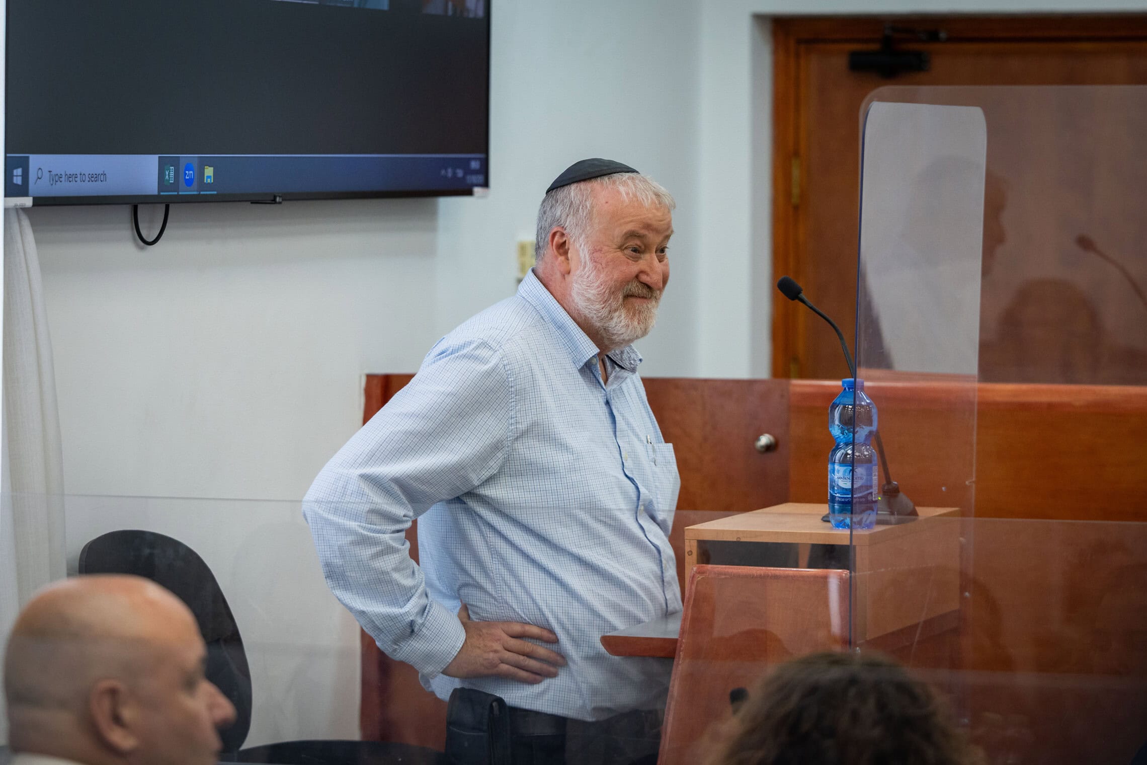 היועץ המשפטי לממשלה לשעבר אביחי מנדלבליט מגיע להעיד במשפט השחיתות של ראש הממשלה בנימין נתניהו בבית המשפט המחוזי בירושלים. 11 באוקטובר 2026 (צילום: חיים גולדברג/פלאש90)