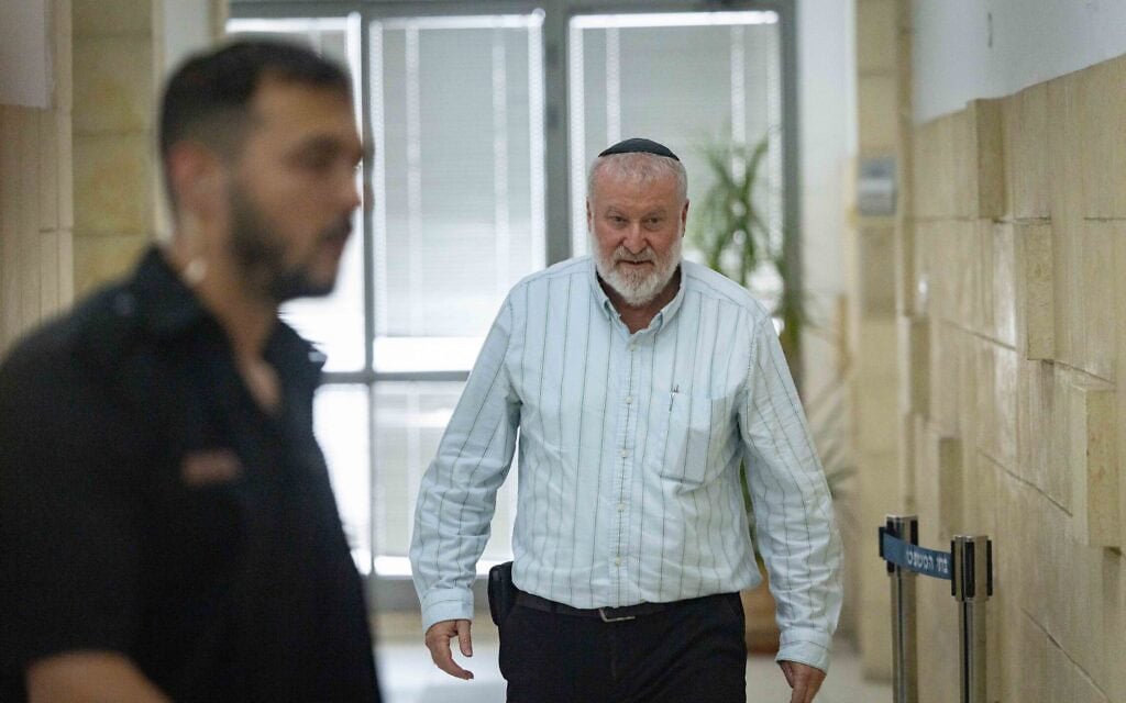 היועץ המשפטי לממשלה לשעבר אביחי מנדלבליט מגיע להעיד במשפט השחיתות של ראש הממשלה בנימין נתניהו בבית המשפט המחוזי בירושלים. 12 באוקטובר 2026 (צילום: יונתן זינדל/פלאש90) היועץ המשפטי לממשלה לשעבר אביחי מנדלבליט מגיע להעיד במשפט השחיתות של ראש הממשלה בנימין נתניהו בבית המשפט המחוזי בירושלים. 12 באוקטובר 2026 (צילום: יונתן זינדל/פלאש90)