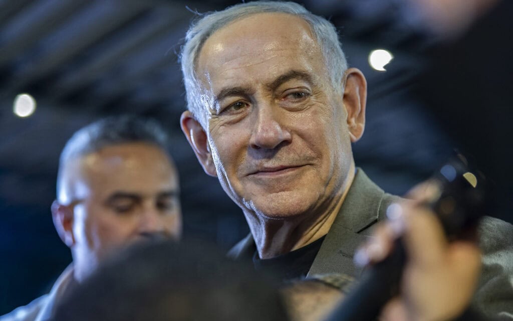 ראש ממשלת ישראל ויו"ר מפלגת הליכוד בנימין נתניהו מבקר תומכים בחיפה, לקראת הבחירות הכלליות הקרבות בישראל. 14 באוקטובר 2026 (צילום: שרון לייבל/פלאש90)