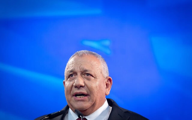 גדי איזנקוט נושא דברים בכינוס של מפלגת ישר! בתל אביב לאחר סיום ההצבעה בבחירות לכנסת, 28 באוקטובר 2026 (צילום: מרים אלסטר/פלאש90) גדי איזנקוט נושא דברים בכינוס של מפלגת ישר! בתל אביב לאחר סיום ההצבעה בבחירות לכנסת, 28 באוקטובר 2026 (צילום: מרים אלסטר/פלאש90)