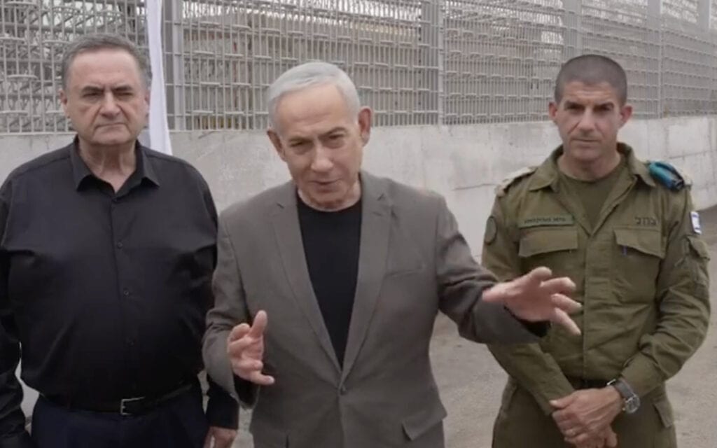 ראש הממשלה בנימין נתניהו ושר הביטחון ישראל כ״ץ בגבול ירדן עם המזכיר הצבאי של ראש הממשלה אלוף גיא מרקיזנו. 15 באוקטובר 2026 (צילום: צילום מסך) ראש הממשלה בנימין נתניהו ושר הביטחון ישראל כ״ץ בגבול ירדן עם המזכיר הצבאי של ראש הממשלה אלוף גיא מרקיזנו. 15 באוקטובר 2026 (צילום: צילום מסך)