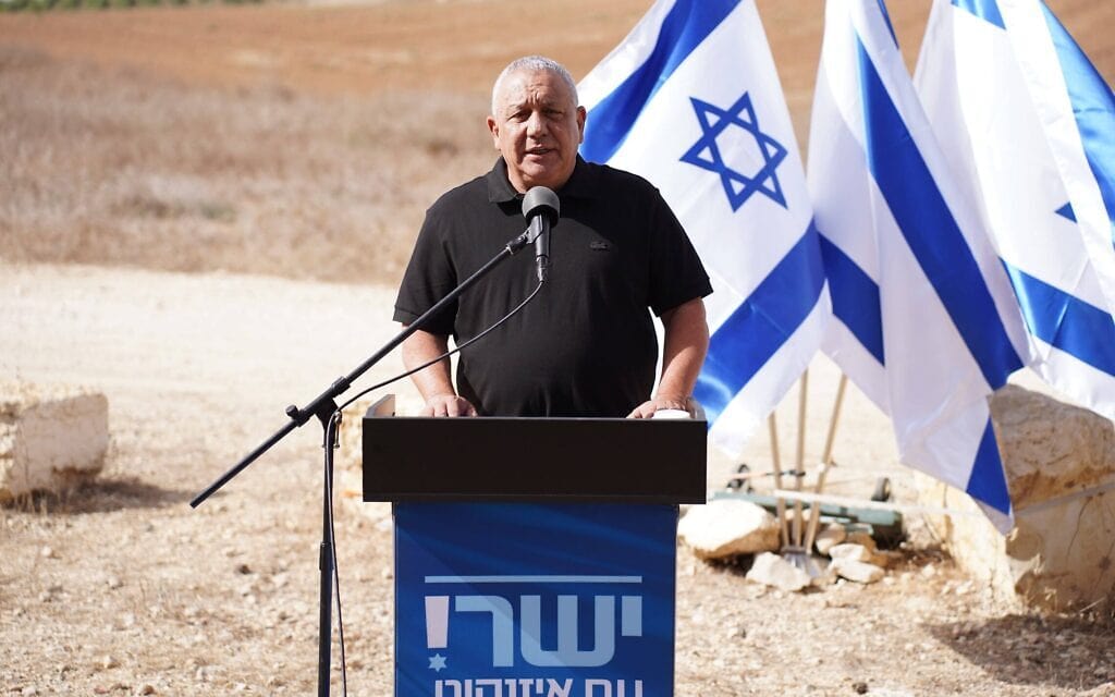 ראש מפלגת ישר גדי איזנקוט בהצהרה מגבול הרצועה. 15 באוקטובר 2026 ראש מפלגת ישר גדי איזנקוט בהצהרה מגבול הרצועה. 15 באוקטובר 2026