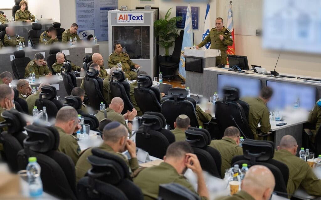 הרמטכ"ל רב-אלוף אייל זמיר בכנס הצגת לקחי ה-7 באוקטובר והטמעתם במטה הכללי. 4 באוקטובר 2026 (צילום: דובר צה"ל)