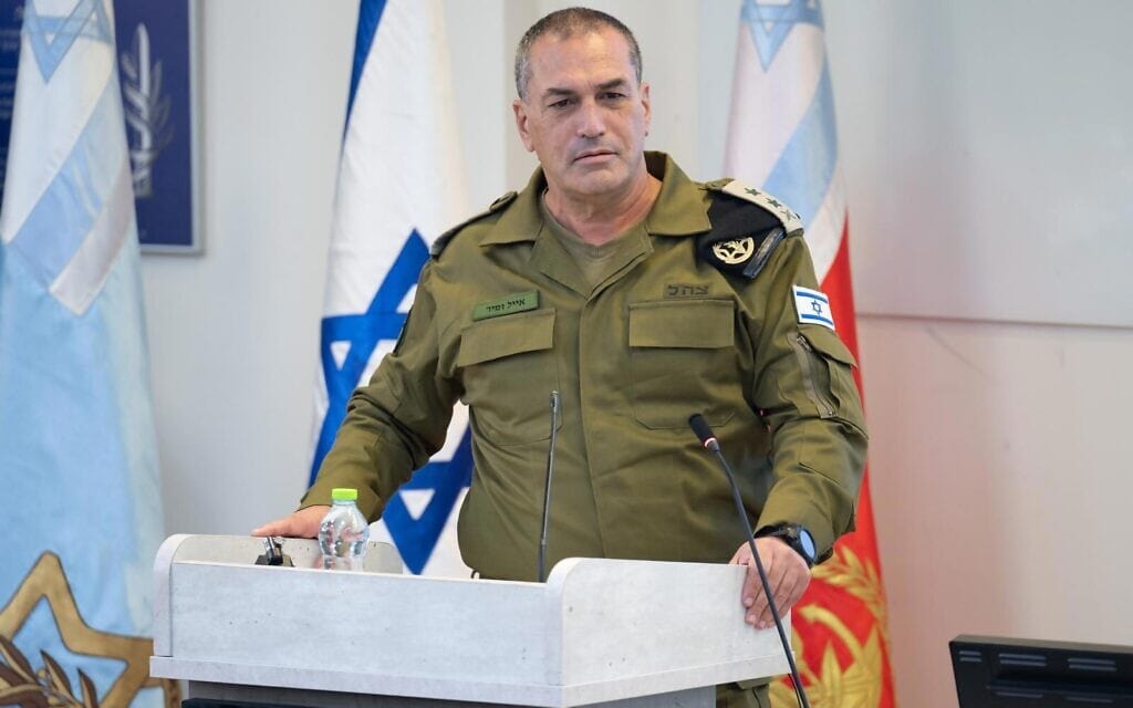 הרמטכ"ל אייל זמיר בכנס לסגל הפיקוד הבכיר במחנה גלילות, 4 באוקטובר 2026 (צילום: צה"ל) הרמטכ"ל אייל זמיר בכנס לסגל הפיקוד הבכיר במחנה גלילות, 4 באוקטובר 2026 (צילום: צה"ל)
